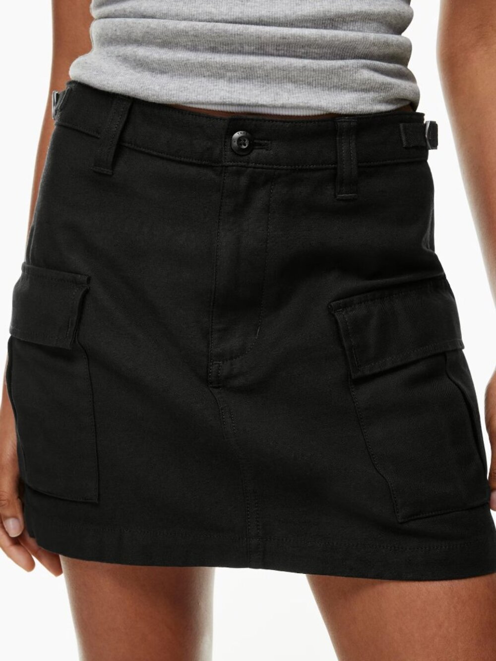 Aritzia TNA Supply Utility Cargo Black Short Skirt Size 4 XS